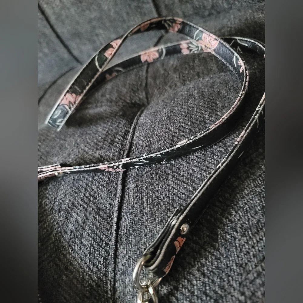 Steve Madden Floral Crossbody - Picture 5 of 10